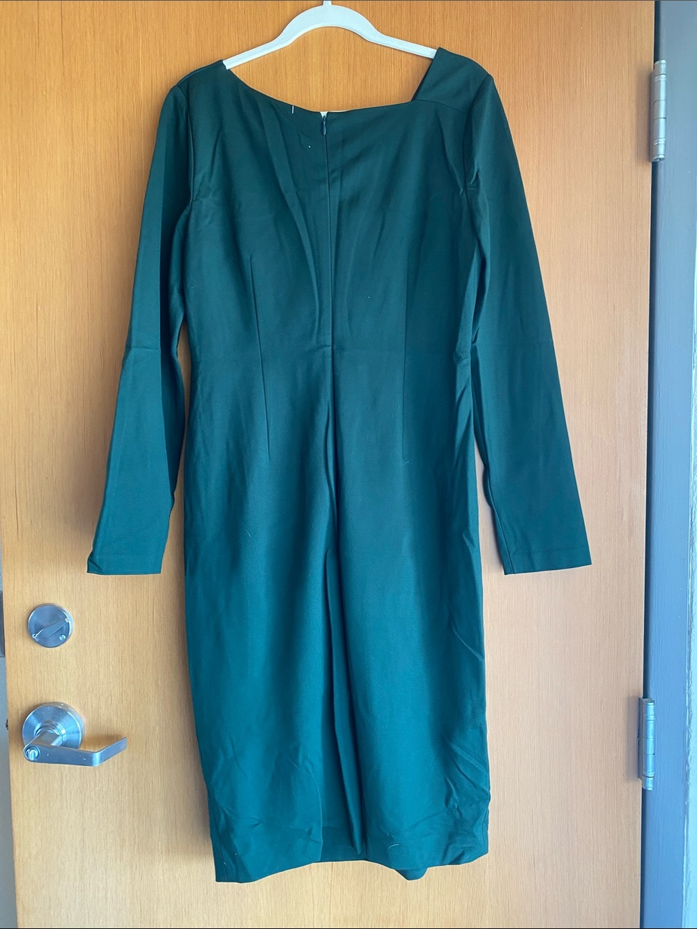 Elie Tahari Elegant Long-Sleeve Emerald Green Sheath Dress - Picture 4 of 5